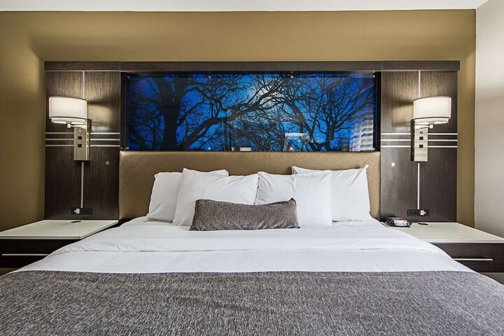 Room 21 of 36