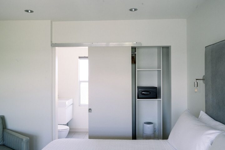 Room 25 of 38