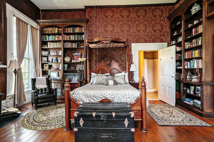 Room 42 of 80