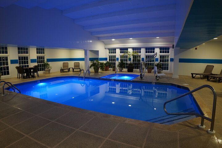 Comfort Suites Chincoteague Island Bayfront Resort