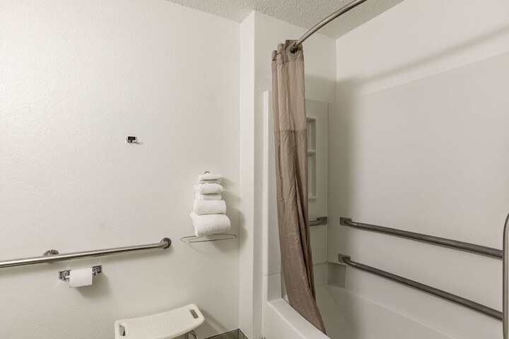 Room 21 of 31