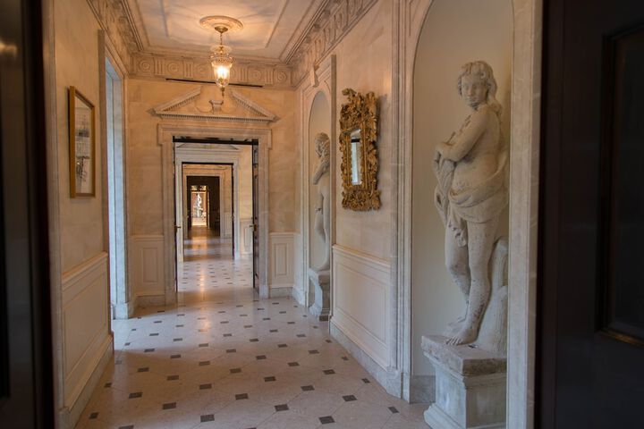 Ballroom/Hall 167 of 221