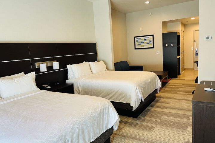 Holiday Inn Express & Suites Salinas by IHG