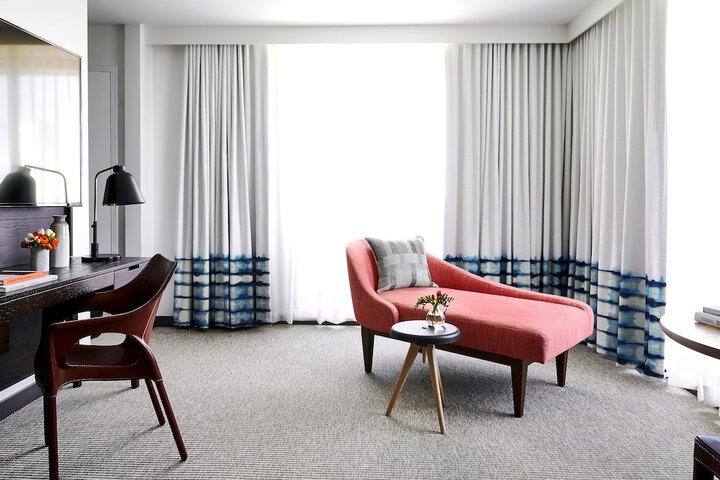 Room 32 of 70