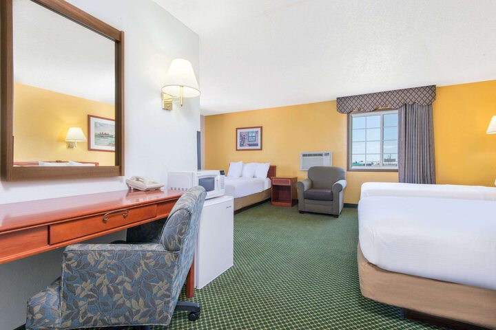 Room 11 of 15