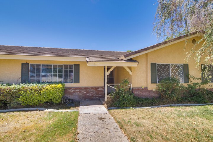 Spacious Lancaster Family Ranch - BBQ & Patio