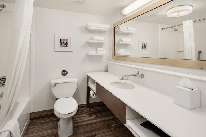 Hampton Inn & Suites Seattle-North / Lynnwood