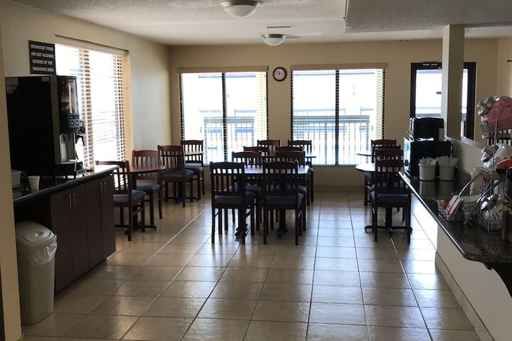 Carolina Inn & Suites of Lake Norman