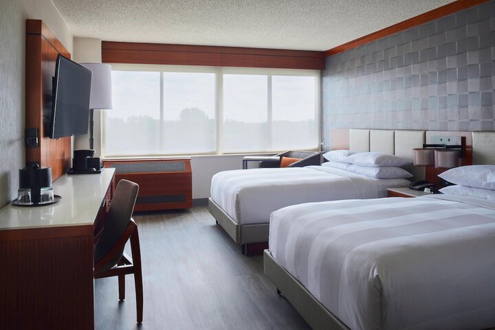 Room 10 of 29