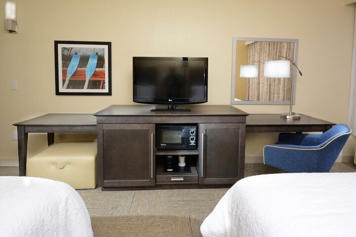Room 27 of 41