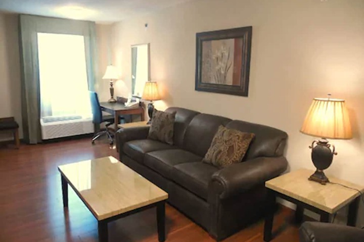 Room 15 of 37