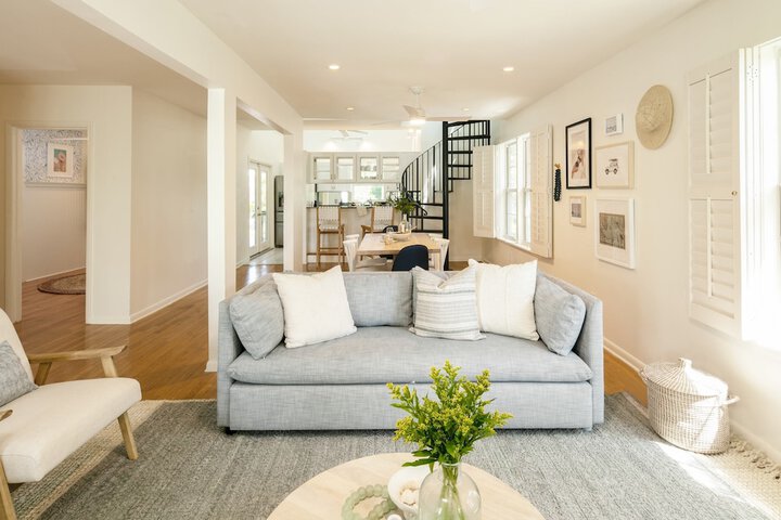 Hemlock by Avantstay Minutes From Folly Beach w / Multiple Patios