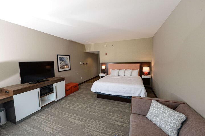 Room 28 of 68