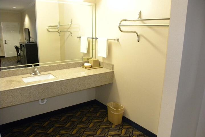 Room 7 of 24