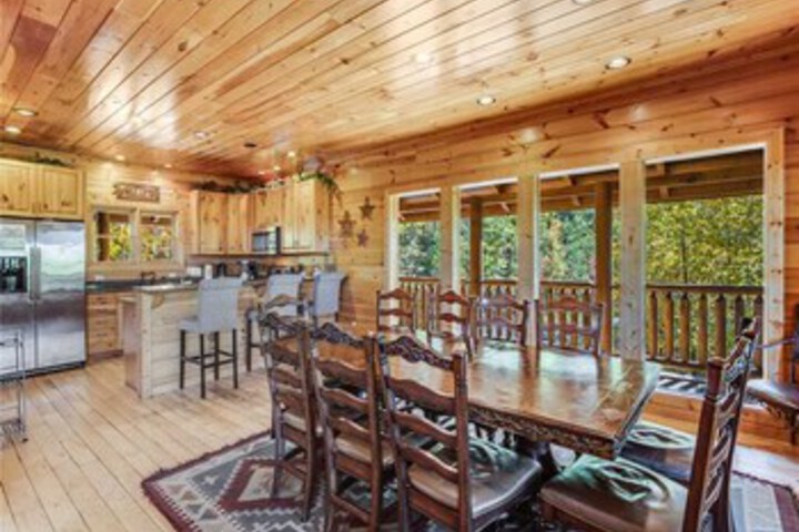 Big Bear Lodge Five Bedroom Home