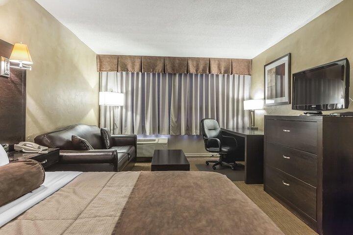 Room 14 of 28