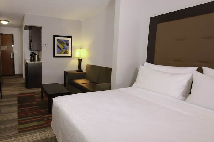 Room 45 of 82