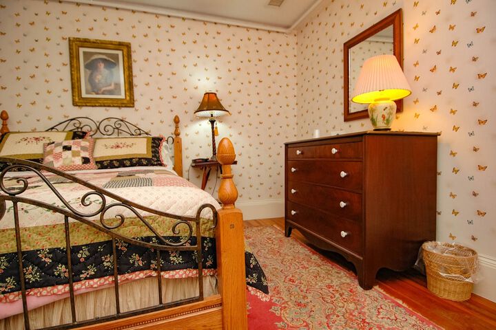 Room 81 of 132