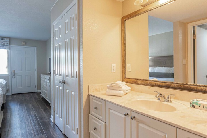 Club Destin Condos