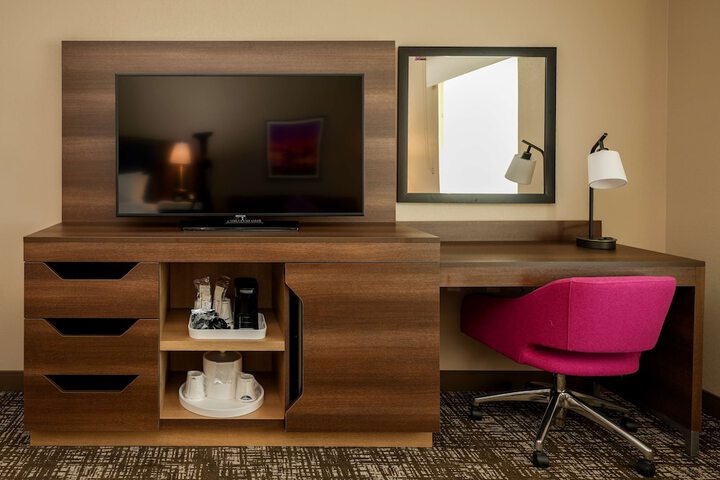 Lounge 57 of 62
