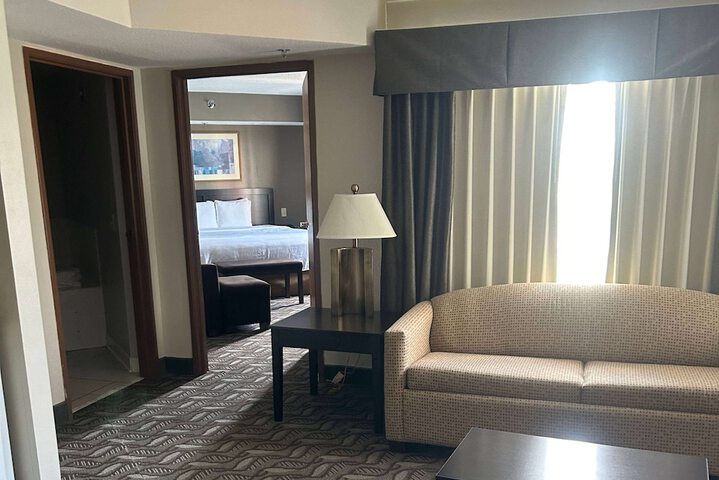 Room 32 of 52