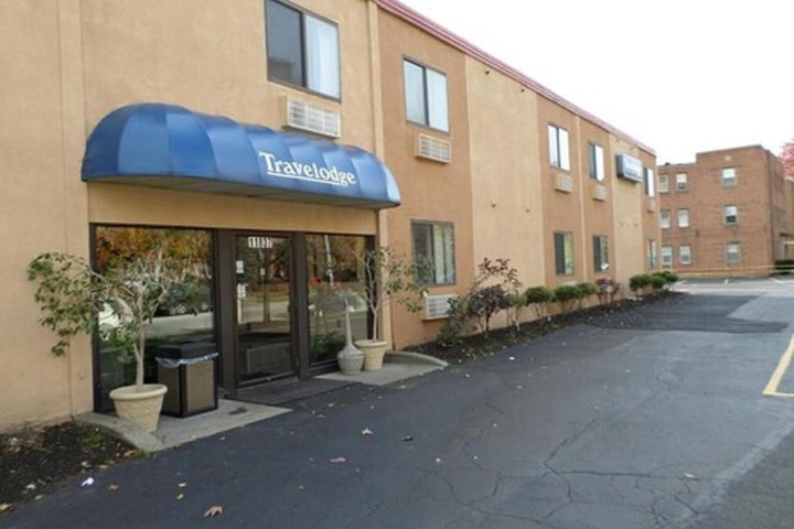 Travelodge by Wyndham Cleveland Lakewood