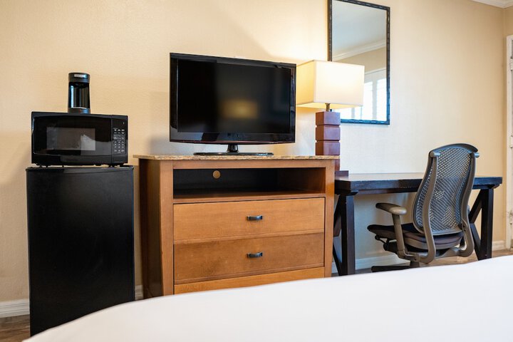 Room 25 of 60