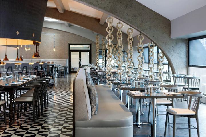 Renaissance Reno Downtown Hotel & Spa