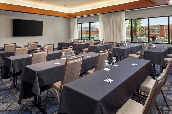 Courtyard Minneapolis St. Paul / Roseville by Marriott