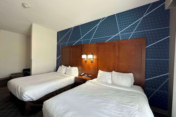 Room 12 of 34