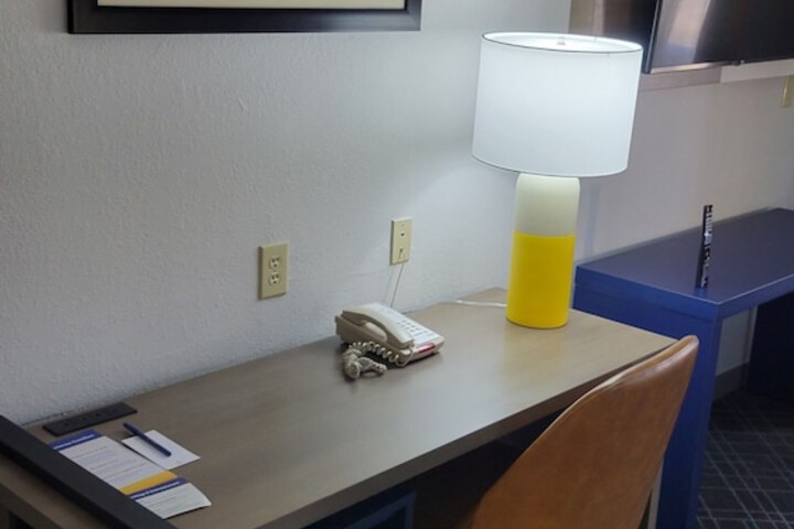 Room 43 of 69