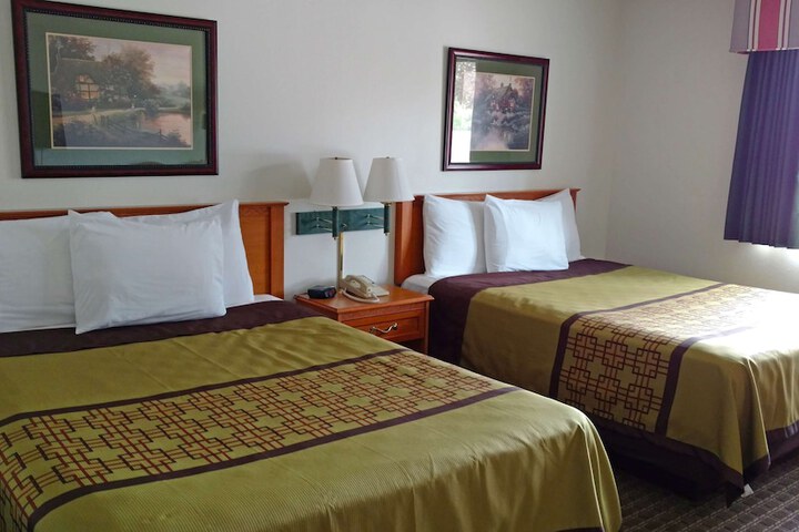 Room 13 of 21