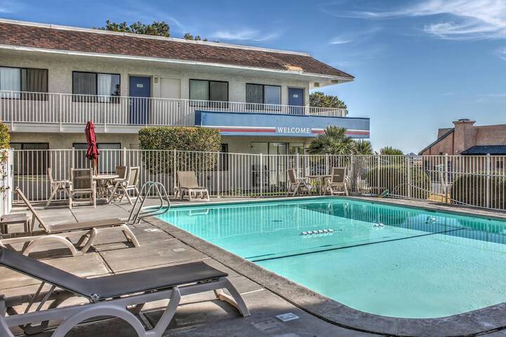 Motel 6 Mojave CA