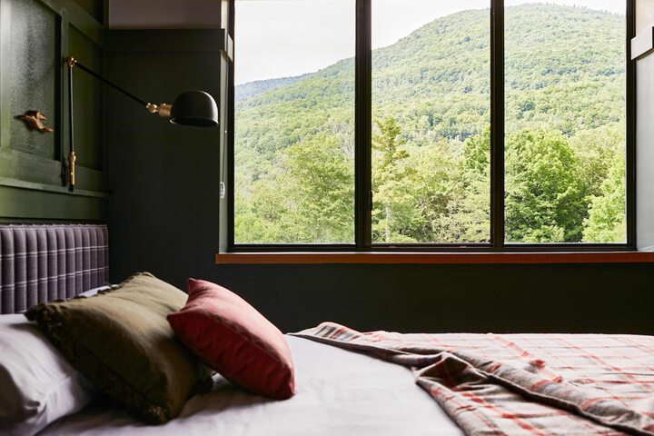 Hunter Lodge a Bluebird by Lark