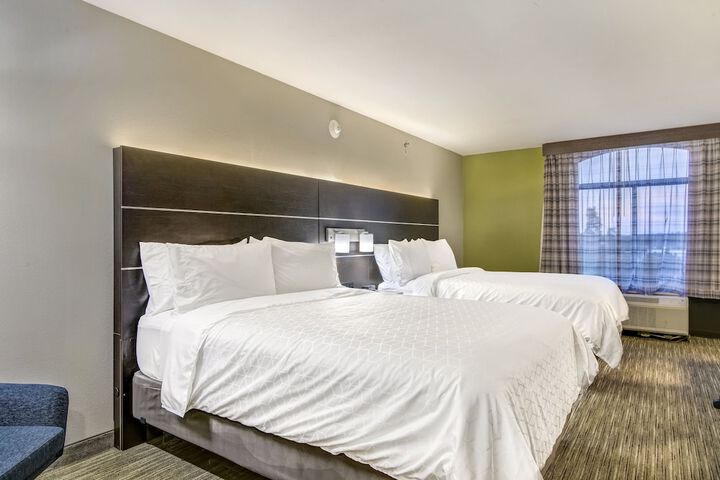 Holiday Inn Express & Suites Longview North by IHG