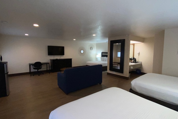 Room 35 of 42
