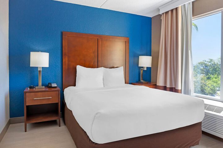 Comfort Inn & Suites Orlando North