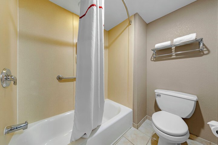 Red Roof Inn & Suites Philadelphia - Bellmawr