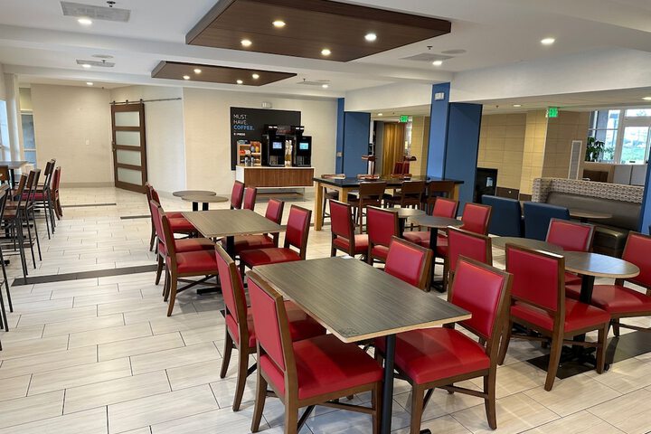 Holiday Inn Express Hotel & Suites Tracy by IHG