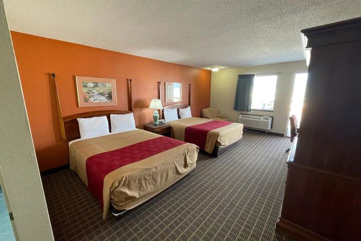 Room 25 of 107