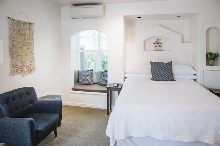 Room 43 of 61