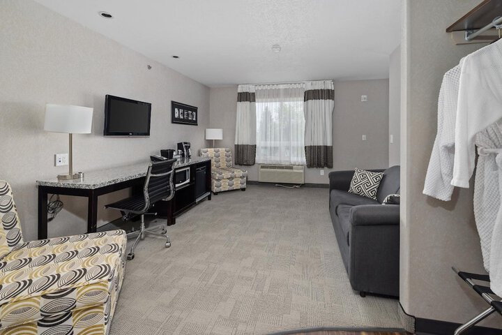 Room 25 of 37