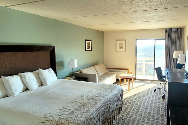 Room 13 of 42