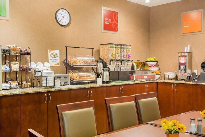 Comfort Inn & Suites
