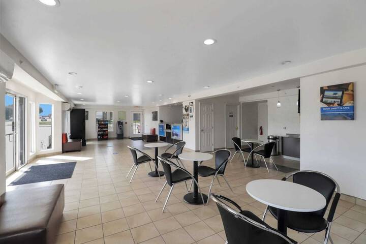 Motel 6 Bryan TX - University Area