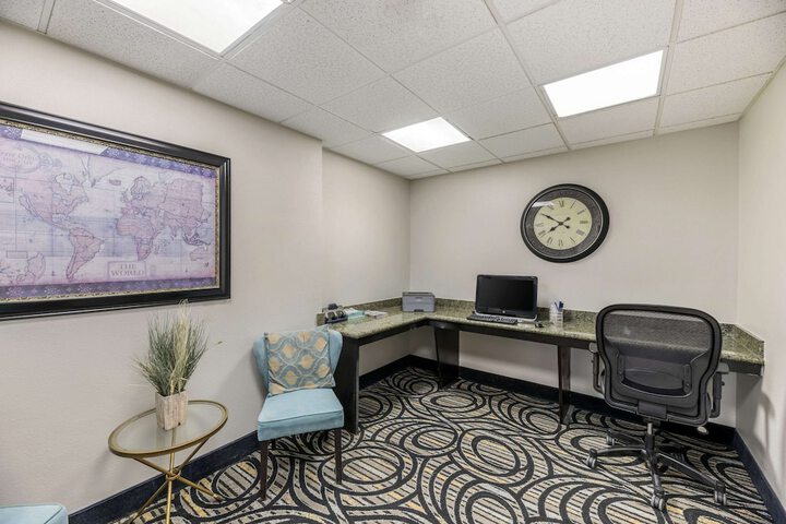 Business Center 32 of 32