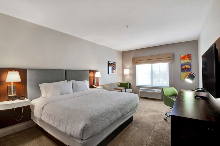 Room 21 of 34