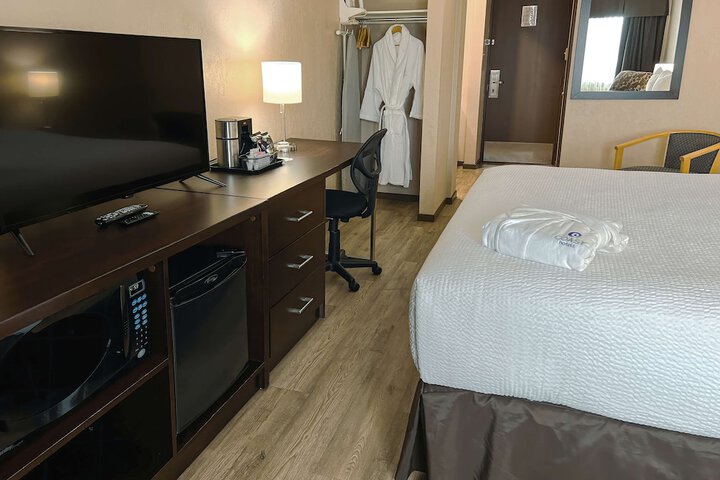 Room 16 of 60