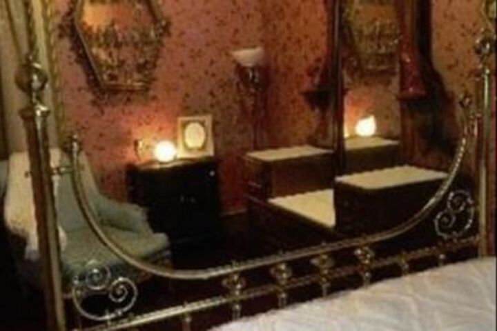 Nicki Lee Mansion