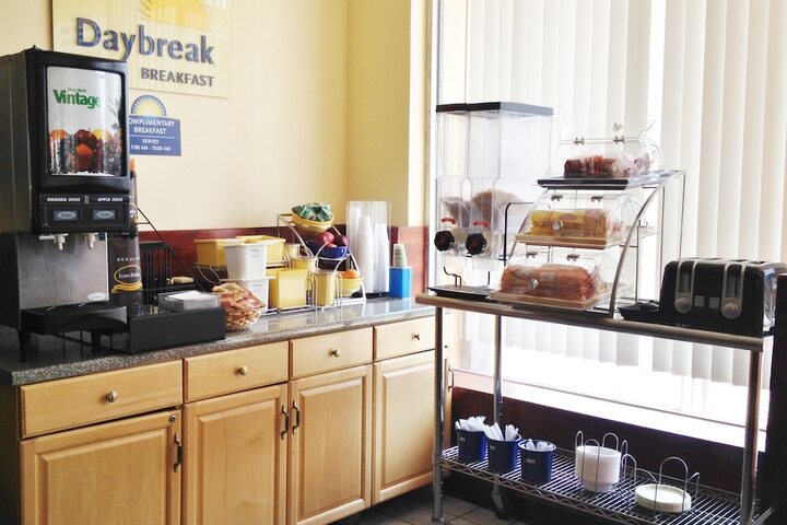 Breakfast/Coffee Service 26 of 28